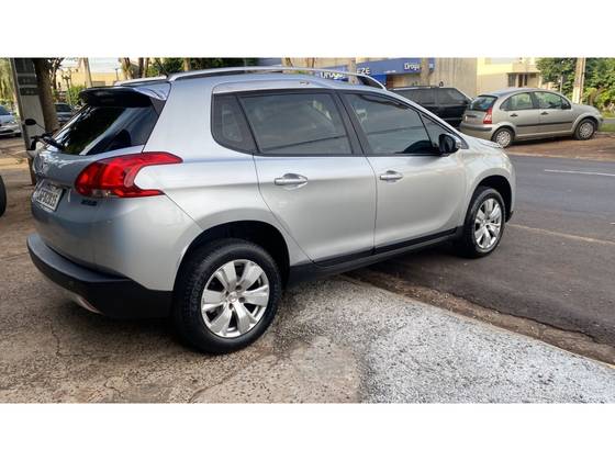 PEUGEOT 2008 1.6 16V FLEX ALLURE 4P AUTOMÁTICO PEUGEOT 2008 1.6 16V FLEX ALLURE 4P AUTOMÁTICO
